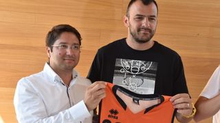 Gradski košarkaški klub Šibenik predstavio Ivu Ivanova i Domagoja Bašića kao pojačanja za naredu sezonu. Photo: Hrvoje Jelavić/PIXSELL Gradski košarkaški klub Šibenik predstavio Ivu Ivanova i Domagoja Bašića kao pojačanja za naredu sezonu. Photo: Hrvoje Jelavić/PIXSELL