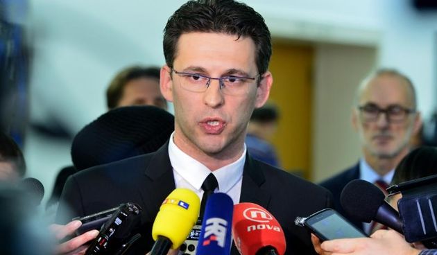 Zagreb – Konzultacije stranaka i koalicija kod predsjednice Kolinda Grabar Kitarovic.Dolazak Mosta na konzultacije, Bozo Petrov, Ivan Lovrinovic, Stipe Petrina i Robert Podolnjak. Photo: Marko Prpic/PIXSELL