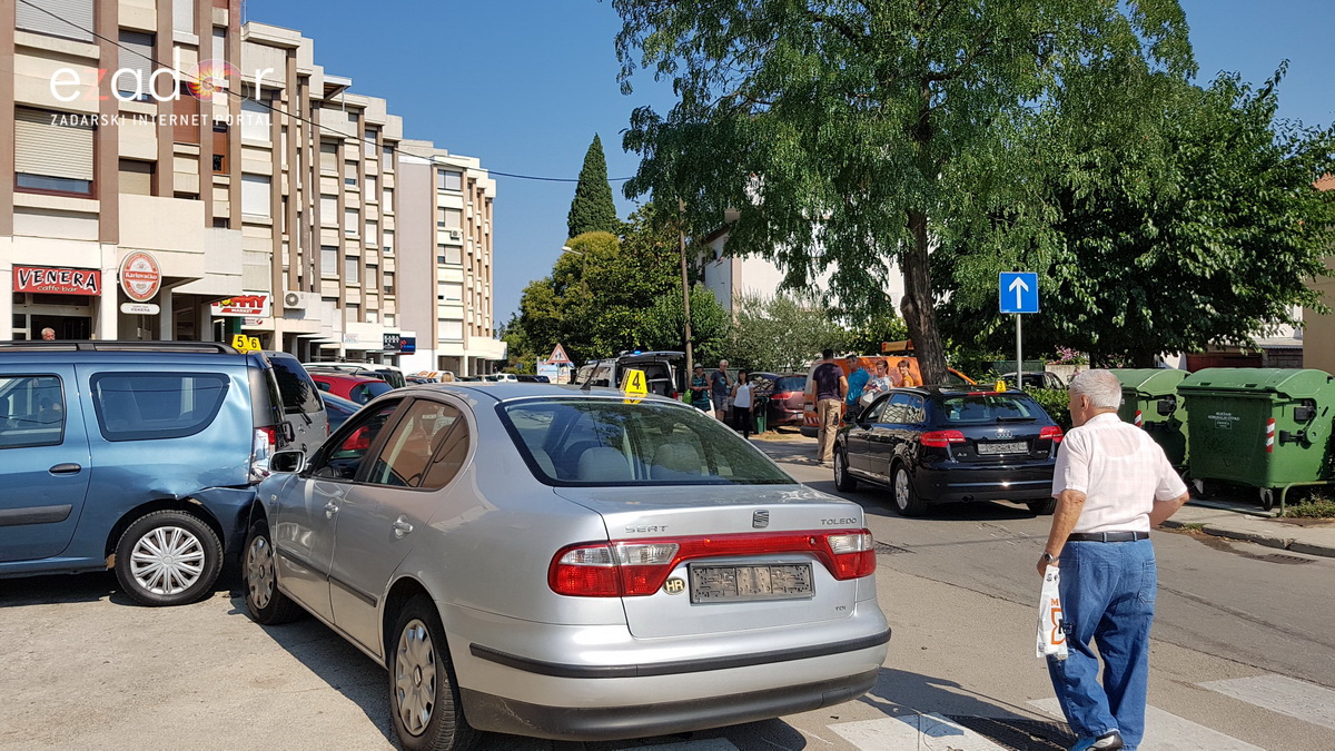 Sudar na križanju kod Marine Tankerkomerc, stradala četiri automobila