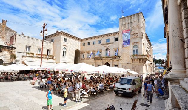 Đir po gradu, 22. srpnja 2014., Turisti u šetnji, Narodni trg