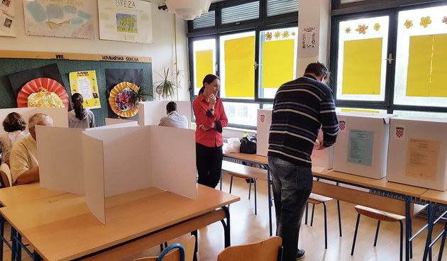 Lokalni izbori 2017. – Glasovanje u OŠ Šimuna Kožićića Benje