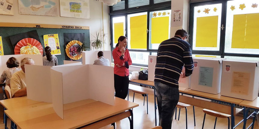 Lokalni izbori 2017. – Glasovanje u OŠ Šimuna Kožićića Benje Lokalni izbori 2017. – Glasovanje u OŠ Šimuna Kožićića Benje