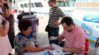 Nacionalna društva Crvenog križa diljem svijeta, potaknuta inicijativom Međunarodne federacije društava Crvenog križa i Crvenog polumjeseca (IFRC), obilježila su i ove godine Svjetski dan prve pomoći. Ovo je bila još jedna prilika da se ukaže na važnost p Nacionalna društva Crvenog križa diljem svijeta, potaknuta inicijativom Međunarodne federacije društava Crvenog križa i Crvenog polumjeseca (IFRC), obilježila su i ove godine Svjetski dan prve pomoći. Ovo je bila još jedna prilika da se ukaže na važnost p