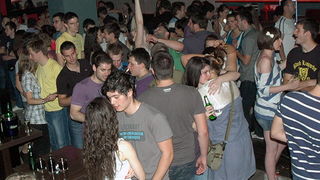 Ribarska festa zadarskih studenata u zagrebackom klubu Roko Ribarska festa zadarskih studenata u zagrebackom klubu Roko