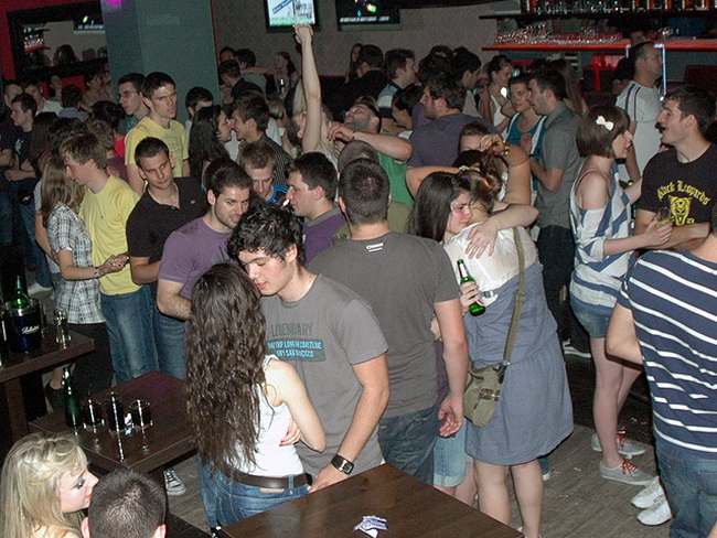 Ribarska festa zadarskih studenata u zagrebackom klubu Roko Ribarska festa zadarskih studenata u zagrebackom klubu Roko