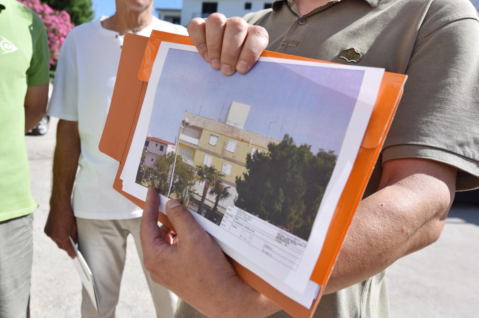 ‘Ne želim dobiti rak!’ Mještani prosvjedovali protiv postavljanja bazne stanice Tele 2