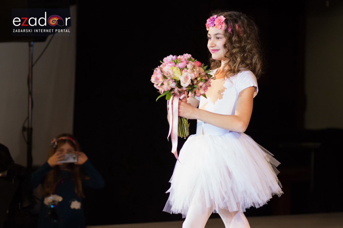 11. Festival vjenčanja: Modna revija vjenčanica i svečanih haljina te revija cvijeća i koncert Sandija Cenova 11. Festival vjenčanja: Modna revija vjenčanica i svečanih haljina te revija cvijeća i koncert Sandija Cenova