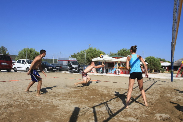 Na plaži Punta u Bibinjama održan 6. Memorijalni turnir u odbojci na pijesku za Tomislav Sikirića – Siku. Foto: Leo Banić Na plaži Punta u Bibinjama održan 6. Memorijalni turnir u odbojci na pijesku za Tomislav Sikirića – Siku. Foto: Leo Banić