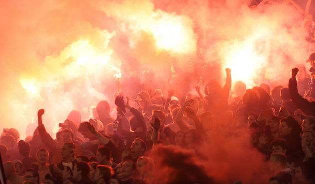 Zagreb, 170312.
Maksimirski stadion.
Nogometna utakmica 22. kola MAXtv 1.HNL izmedju GNK Dinamo i NK Hajduk.
Na slici: bakljada BBB-a na sjeveru.
Foto: Marko Miscevic / CROPIX