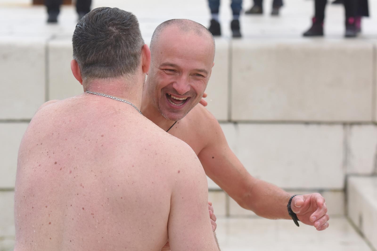 Novogodišnje kupanje na Morskim orguljama Novogodišnje kupanje na Morskim orguljama