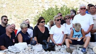 30.08.2015., Kornati – Na otoku Kornatu obiljezena je 8. obljetnica stradanja 12 vatrogasaca iz Sibenika, Vodica i Tisnog. Photo: Dusko Jaramaz/PIXSELL 30.08.2015., Kornati – Na otoku Kornatu obiljezena je 8. obljetnica stradanja 12 vatrogasaca iz Sibenika, Vodica i Tisnog. Photo: Dusko Jaramaz/PIXSELL