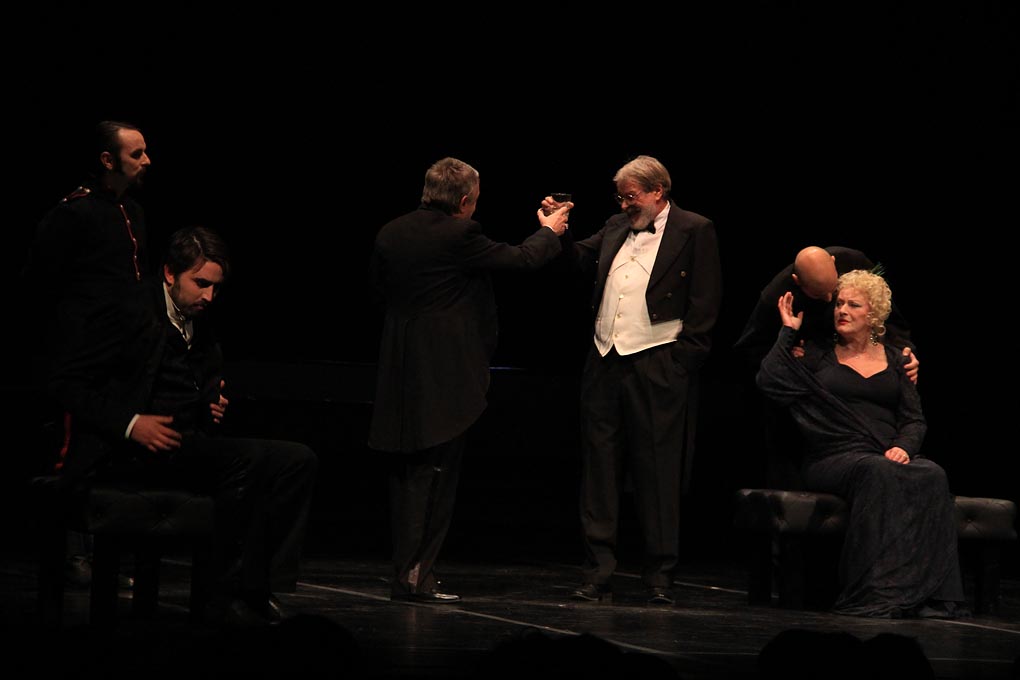 Gospoda Glembajevi u HNK Zadar, foto: Iva Perinčić Gospoda Glembajevi u HNK Zadar, foto: Iva Perinčić