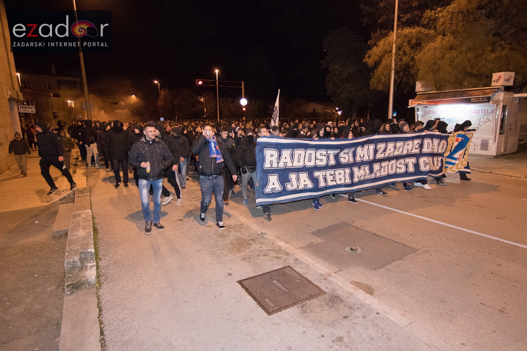 Okupljanje Tornada na Forumu i korteo do Krešinog doma Okupljanje Tornada na Forumu i korteo do Krešinog doma