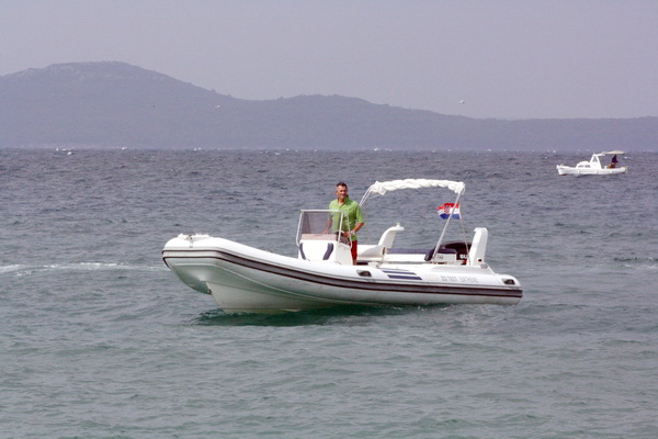 Dani Dikla 2009: Dr Velimir Susak Taci isplivao maraton Preko-Diklo Dani Dikla 2009: Dr Velimir Susak Taci isplivao maraton Preko-Diklo