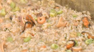 Priprema rižota s plodovima mora u sklopu Tuna, Sushi & Wine Festivala Priprema rižota s plodovima mora u sklopu Tuna, Sushi & Wine Festivala