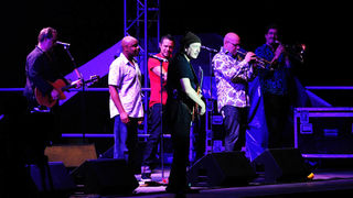 Zadar, 29.07.2013. snimio: Nenad Marčev 
Koncert Carlos Santana 
Prostor pored dvorane u Jazinama