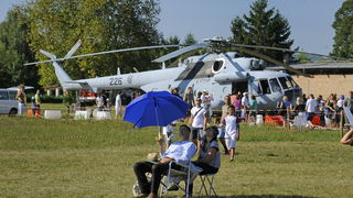 Zagreb, 030911.
Na aerodromu Lucko odrzan je XI. zagrebacki aeromiting.
Foto: Marko Miscevic / CROPIX Zagreb, 030911.
Na aerodromu Lucko odrzan je XI. zagrebacki aeromiting.
Foto: Marko Miscevic / CROPIX