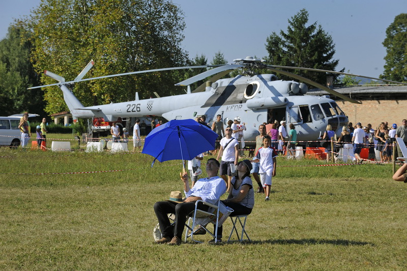 Zagreb, 030911.
Na aerodromu Lucko odrzan je XI. zagrebacki aeromiting.
Foto: Marko Miscevic / CROPIX Zagreb, 030911.
Na aerodromu Lucko odrzan je XI. zagrebacki aeromiting.
Foto: Marko Miscevic / CROPIX