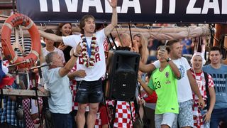 Svečani doček zadarskih Vatrenih: Jedrenjakom Branimir plovili od Gradskog mosta do gata na zadarskoj rivi