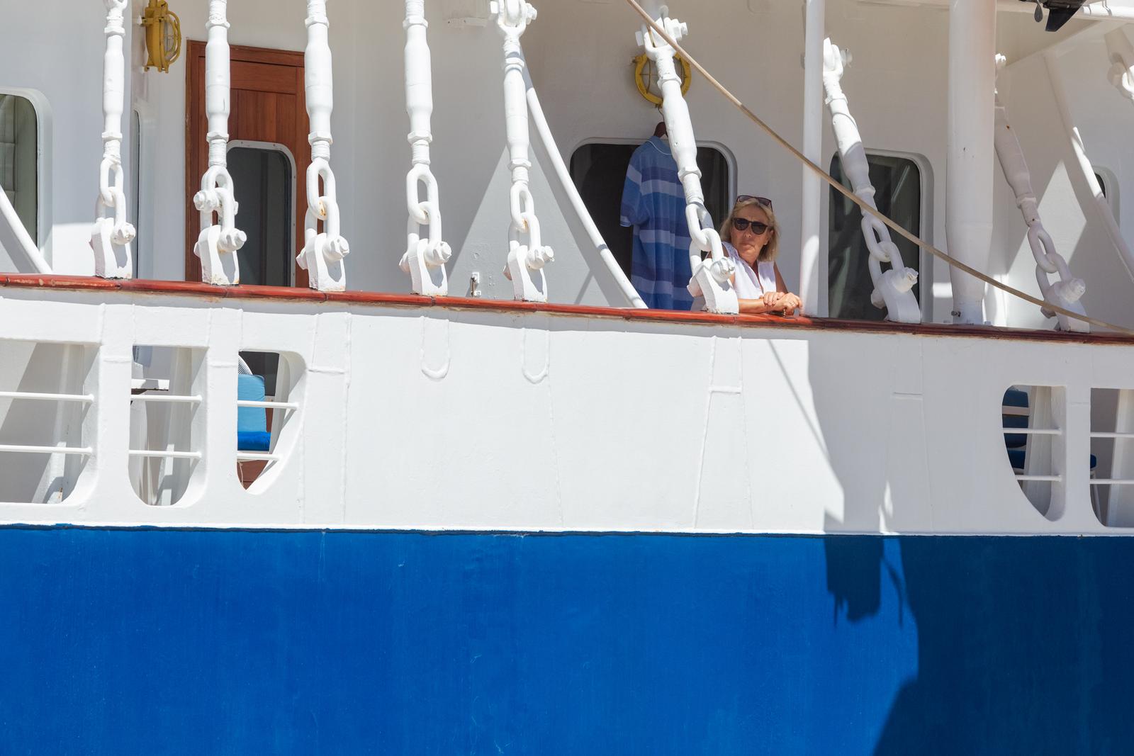 Velicanstveni jedrenjak Royal Clipper na Pozdravu suncu Velicanstveni jedrenjak Royal Clipper na Pozdravu suncu