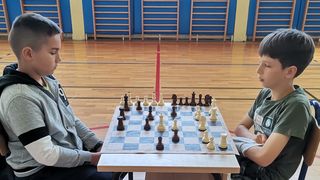 Osnovna škola Krune Krstića bila domaćin prijateljskog međuškolskog turnira u šahu Osnovna škola Krune Krstića bila domaćin prijateljskog međuškolskog turnira u šahu