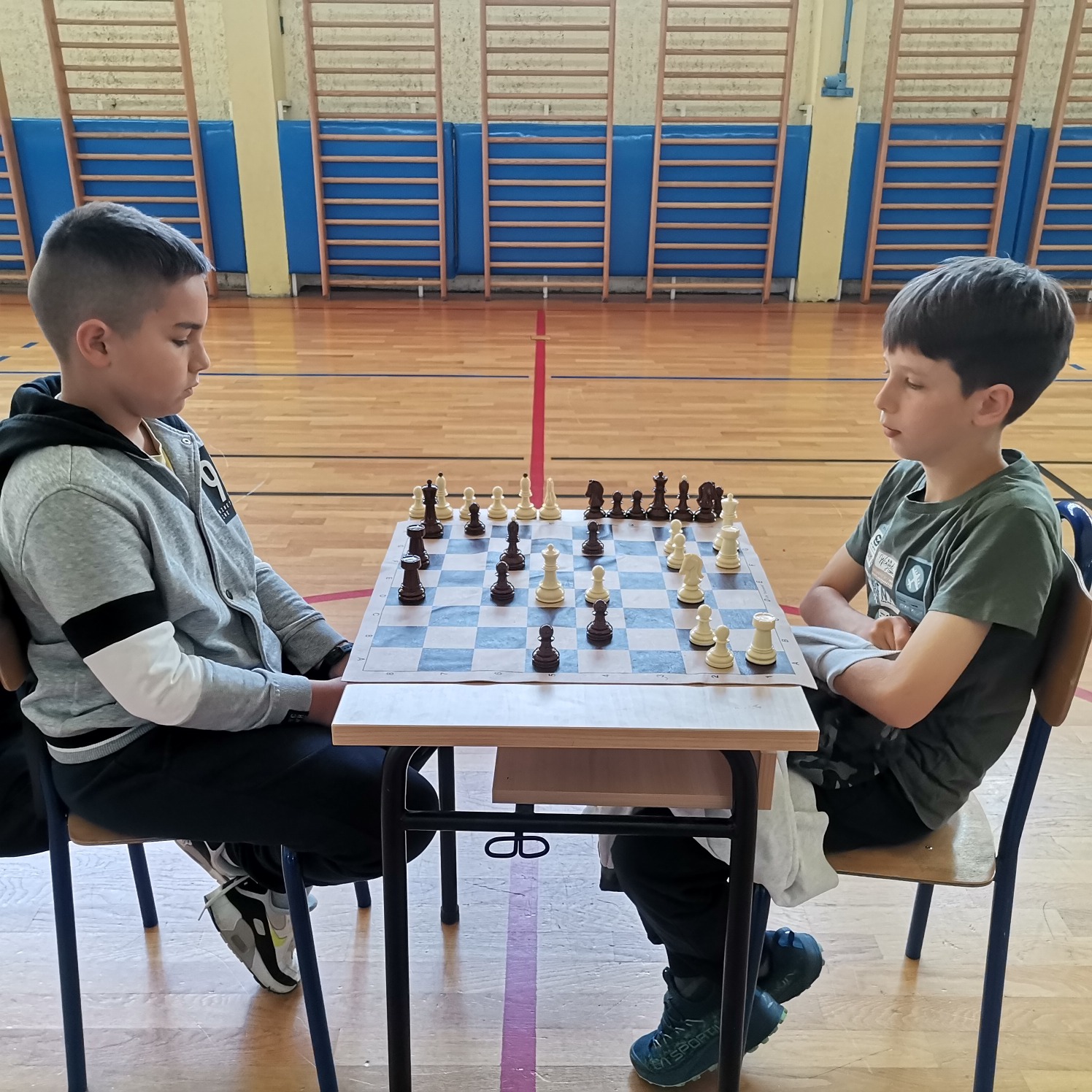 Osnovna škola Krune Krstića bila domaćin prijateljskog međuškolskog turnira u šahu Osnovna škola Krune Krstića bila domaćin prijateljskog međuškolskog turnira u šahu