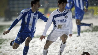 Karlovac, 271110.
Gradski stadion Karlovac
Nogometna utakmica 17. kola Prve HNL izmedju NK Karlovac i NK Zadar.
Na slici: igrac NK Karlovca Marijan Budimir i igrac NK Zadra Ivan Santini.
Foto: Sime Sokota / CROPIX Karlovac, 271110.
Gradski stadion Karlovac
Nogometna utakmica 17. kola Prve HNL izmedju NK Karlovac i NK Zadar.
Na slici: igrac NK Karlovca Marijan Budimir i igrac NK Zadra Ivan Santini.
Foto: Sime Sokota / CROPIX