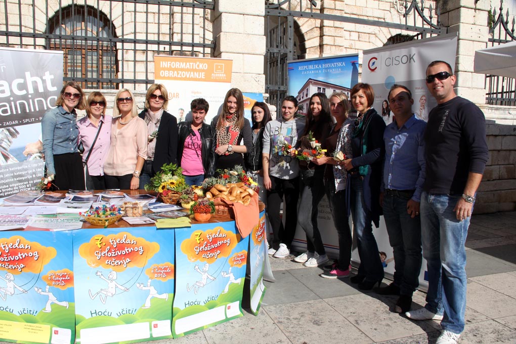 Sajam obrazovanja na Narodnom trgu Sajam obrazovanja na Narodnom trgu