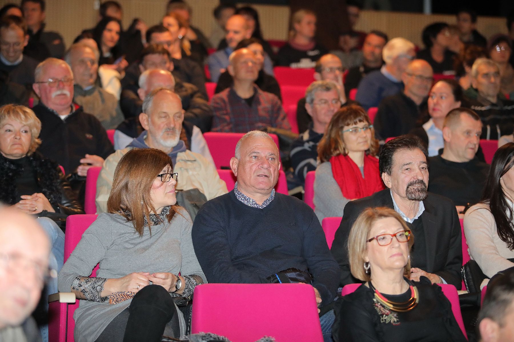 Višnja Starešina u Zadru predstavila knjigu “Hrvati pod KOS-ovim krilom; Završni račun Haaškog suda”.