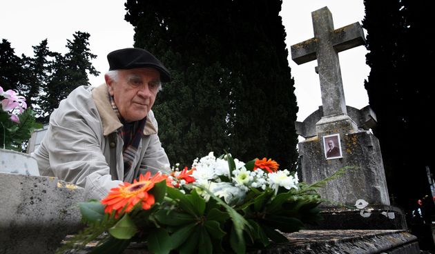 Cvijeće na grobu Tomassa Burata (Foto: Vladimir Ivanov / CROPIX )