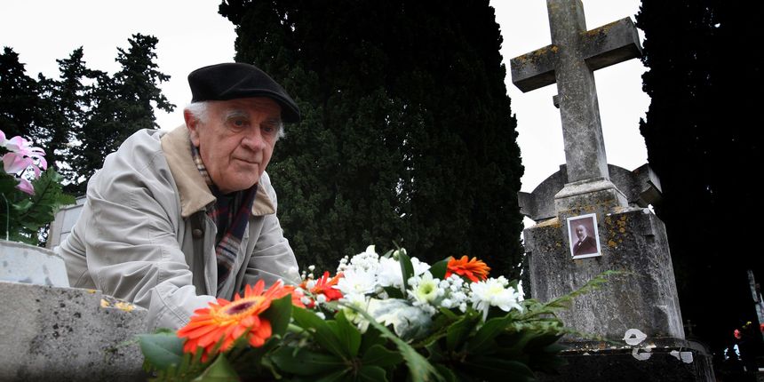 Cvijeće na grobu Tomassa Burata (Foto: Vladimir Ivanov / CROPIX ) Cvijeće na grobu Tomassa Burata (Foto: Vladimir Ivanov / CROPIX )