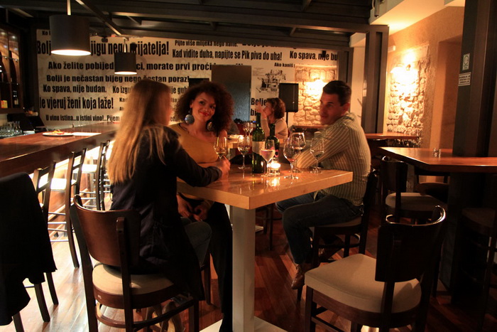 Restoran bar Atrij: Finger Food & Wine Selection, Foto: Iva Perinčić Restoran bar Atrij: Finger Food & Wine Selection, Foto: Iva Perinčić