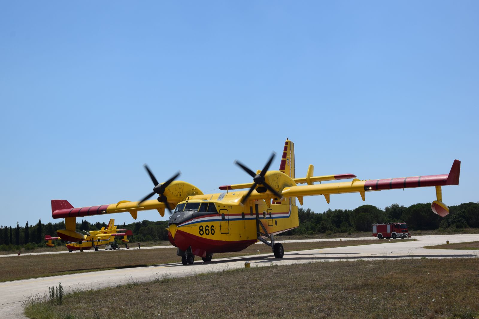 Piloti Protupožarne eskadrile sudjelovali u austrijskom dokumentarcu “Bura” Piloti Protupožarne eskadrile sudjelovali u austrijskom dokumentarcu “Bura”