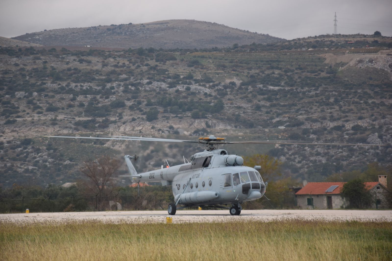 Iz Divulja 14 pripadnika Oružanih snaga RH krenulo u 26. misiju na Kosovo