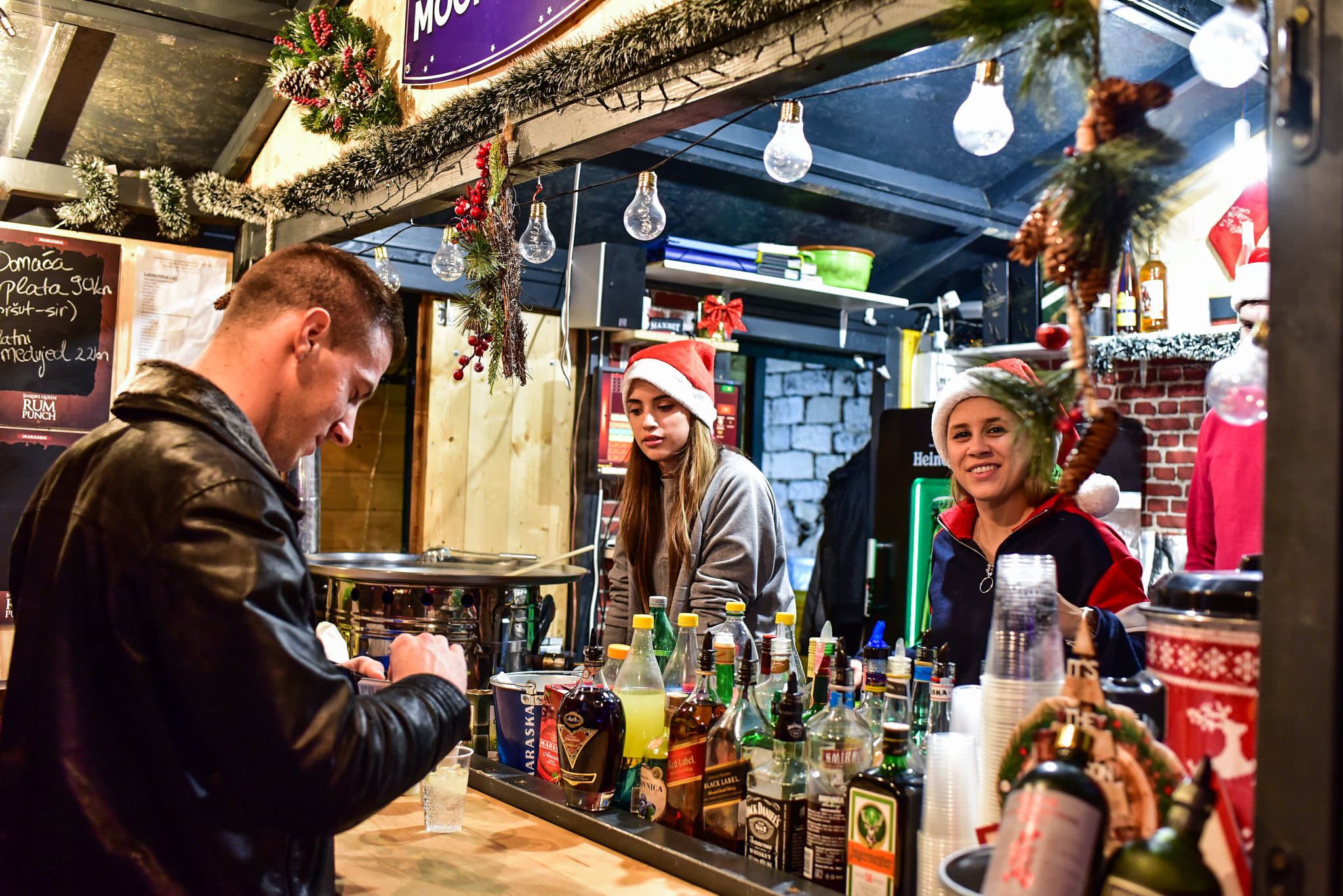 Vatra @ Advent u Zadru Vatra @ Advent u Zadru