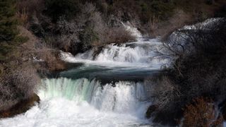 Obilazak NP Krka i Slapova Krke povodom Medjunarodnog dana rijeka. Photo: Dusko Jaramaz/PIXSELL Autor  Dusko Jaramaz/PIXSELL Ključne riječi  slapovi krke, Nacionalni park Krka, rijeka Krka, voda, rijeka,