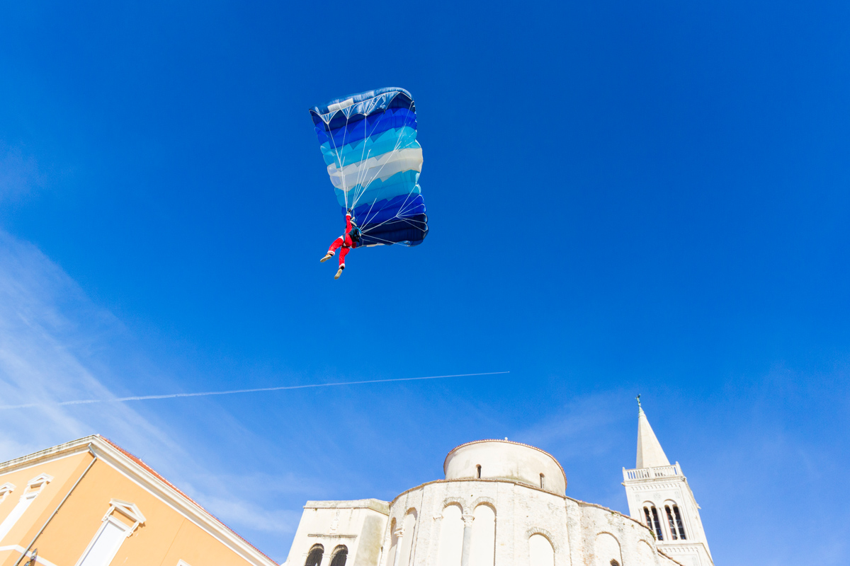 Badnjak 2016: Blagdanski đir po gradu 24. prosinca Badnjak 2016: Blagdanski đir po gradu 24. prosinca