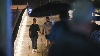 Kiša je potopila ulice grada. Jesen je stigla u svom svojem sjaju