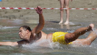 Split, 120611.
Na splitskim Bacvicama odrzano je 7. Prvenstvo svita u piciginu. Naslov pobjednika drugu godinu za redom osvojila je ekipa A1.
Foto: Ante Cizmic / CROPIX Split, 120611.
Na splitskim Bacvicama odrzano je 7. Prvenstvo svita u piciginu. Naslov pobjednika drugu godinu za redom osvojila je ekipa A1.
Foto: Ante Cizmic / CROPIX