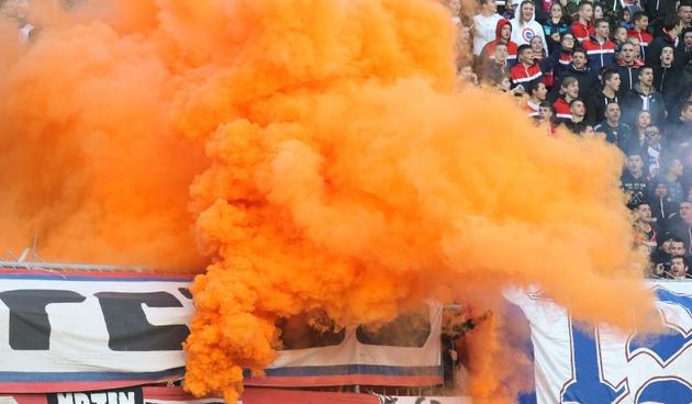 Bakljada i neredi na utakmici Hajduk – Dinamo