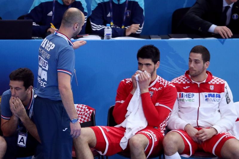Tuga hrvatskih rukometaša nakon šokantnog poraza od Slovenije