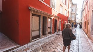 Zatvorene butige i poluprazan zadarski Poluotok Zatvorene butige i poluprazan zadarski Poluotok