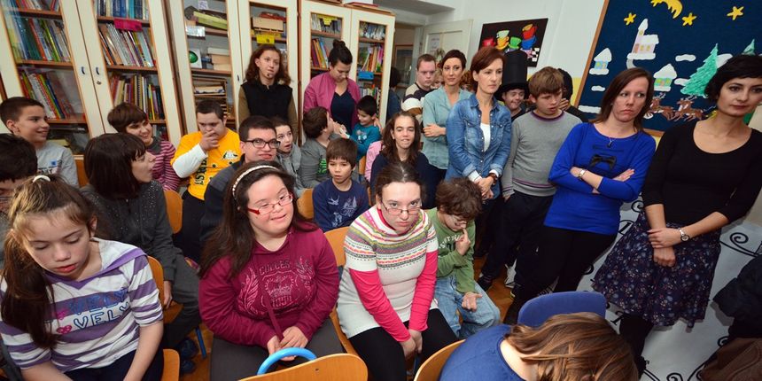 Supernova donirala računalnu opremu OŠ Voštarnica, foto: Iva Perinčić