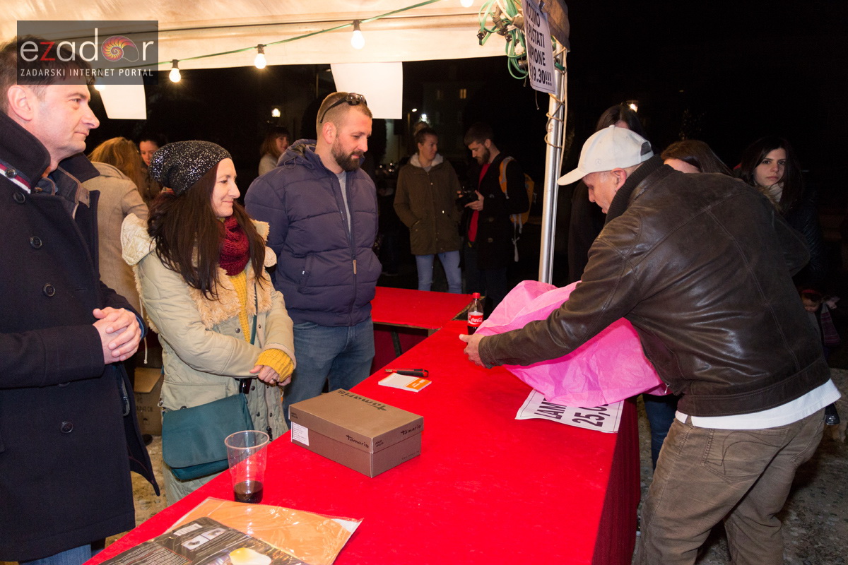 Humanitarni svjetlosni spektakl “Zaželi ljubav” na zadarskom Forumu, 18. veljače 2017. Humanitarni svjetlosni spektakl “Zaželi ljubav” na zadarskom Forumu, 18. veljače 2017.