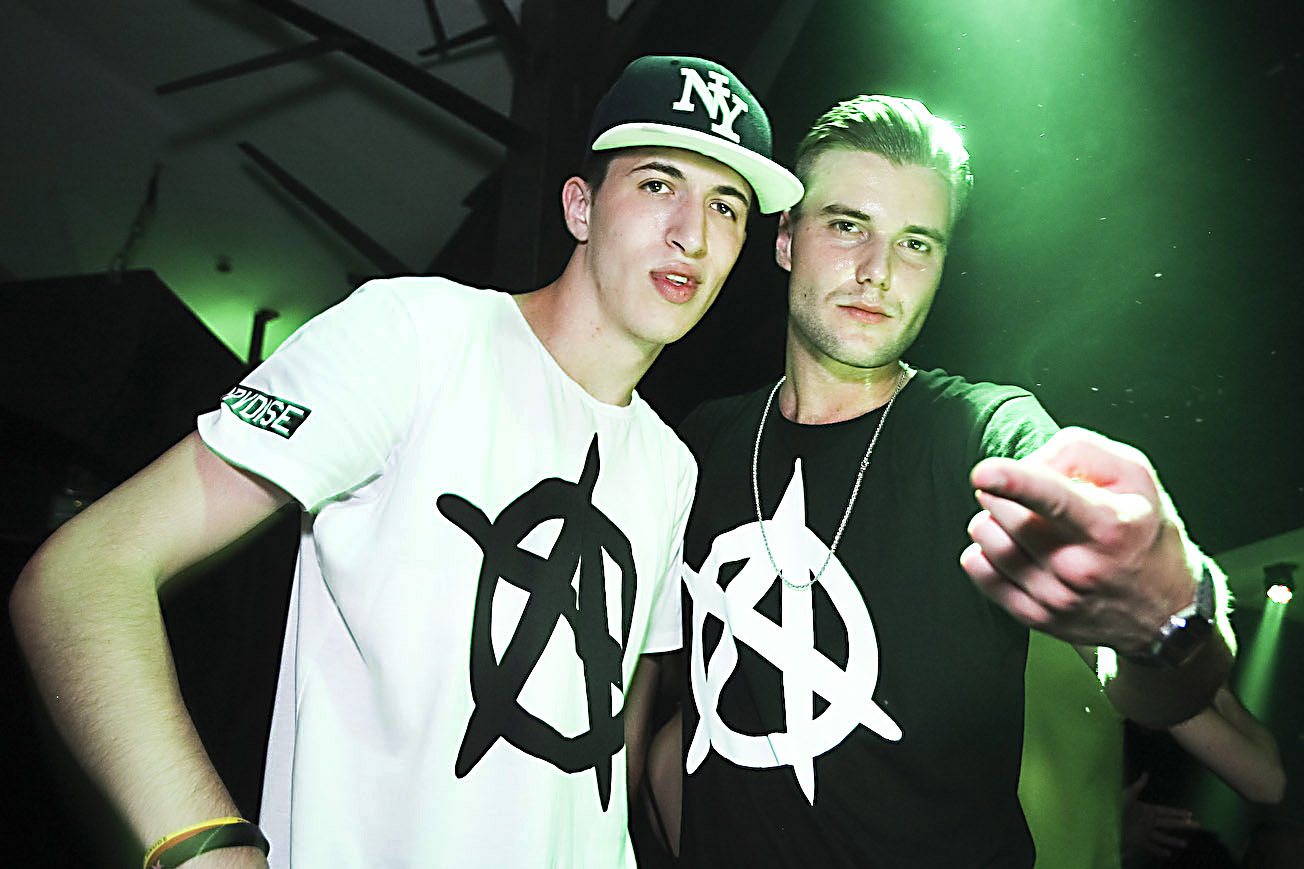 Zagreb, 28.06.2014. – A SADA PRAVAC: ZRCE – Na zatvaranju klupske sezone u punom Aquariusu (A2), Deejay Hrc (resident Zrce Spring Break festivala) dobru vibru ucinio je izvrsnom. Partijalo se do jutra uz najbolje iz EDM/commercial/trap/bass tvornice.