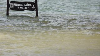 Nezapamćeno visoka razina vodostaja Vranskog jezera Nezapamćeno visoka razina vodostaja Vranskog jezera