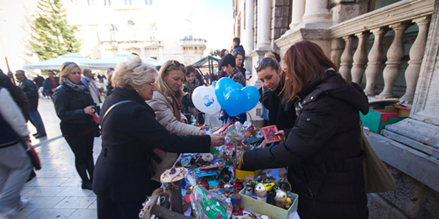 Humanitarna akcija ‘’Vukovaru za dar” (foto:Saša Čuka) Humanitarna akcija ‘’Vukovaru za dar” (foto:Saša Čuka)