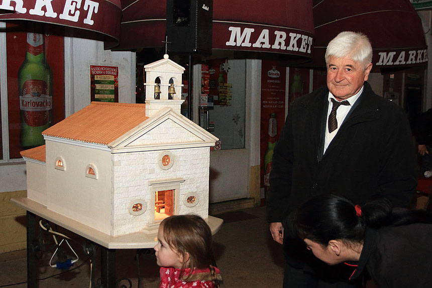 Bibinje: Božićni sajam na Trgu Franje Tuđmana Bibinje: Božićni sajam na Trgu Franje Tuđmana