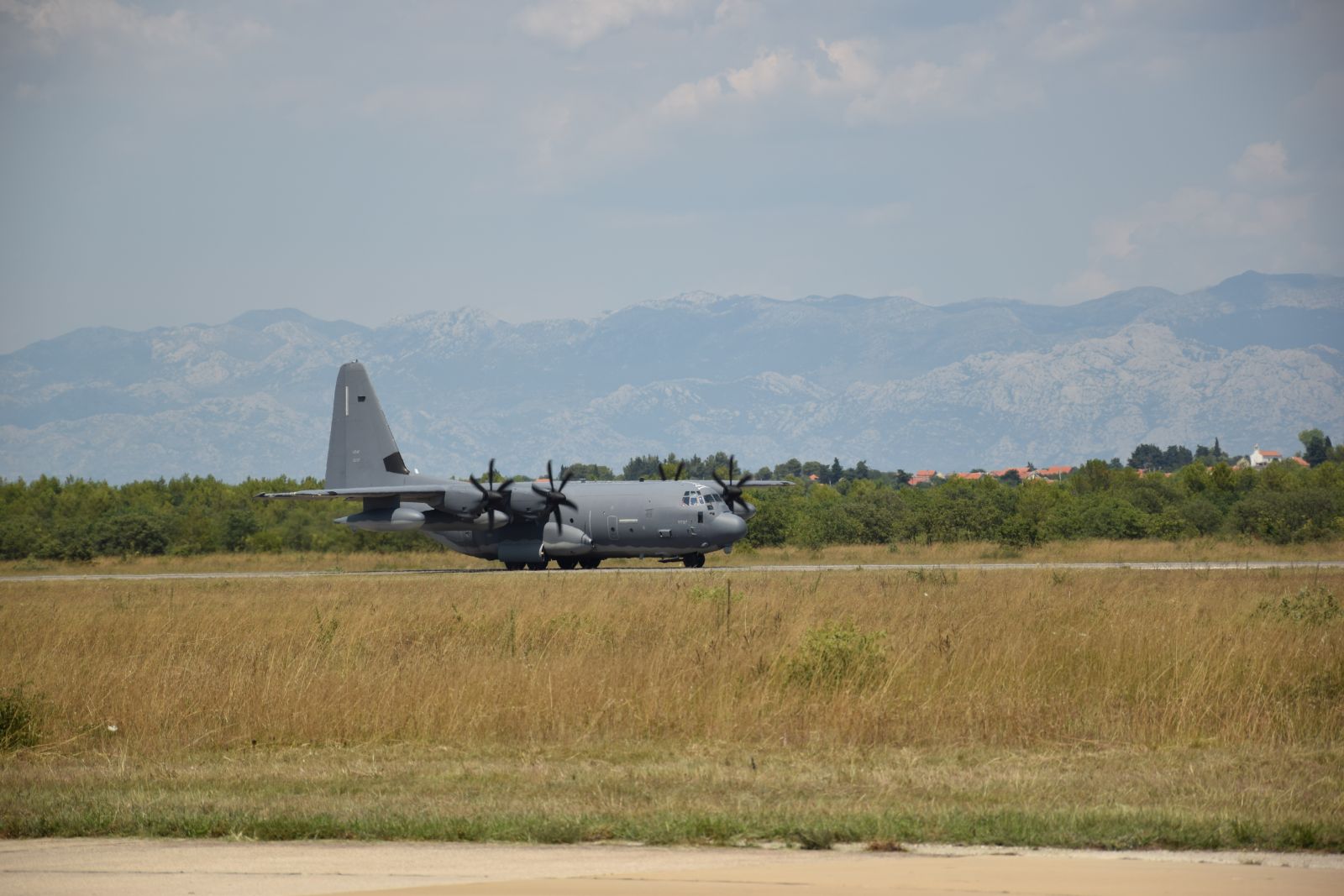Američka posada MC-130 stigla u vojnu bazu Zemunik Američka posada MC-130 stigla u vojnu bazu Zemunik