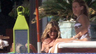 Jennifer Aniston u seksi badiću proslavila 41. rođendan (Jutarnji.hr)